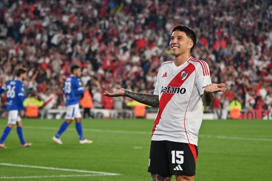 Jugador de River Plate contra Vélez.
