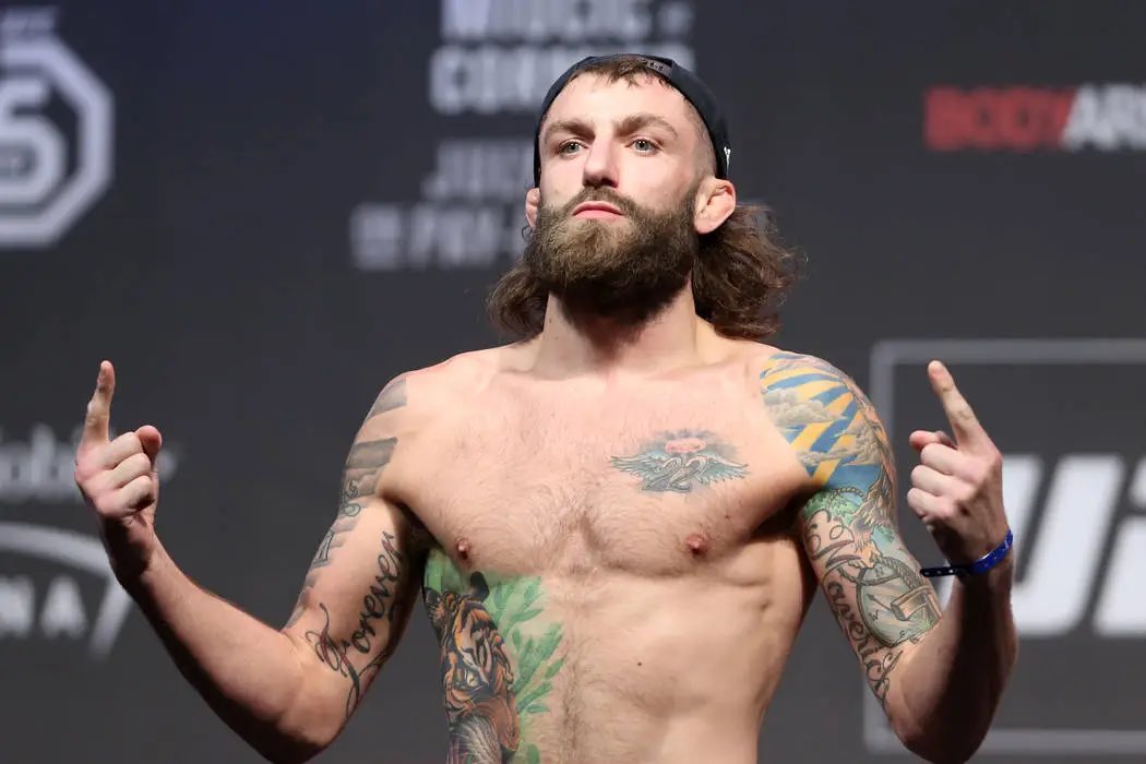 Michael Chiesa en pesaje,