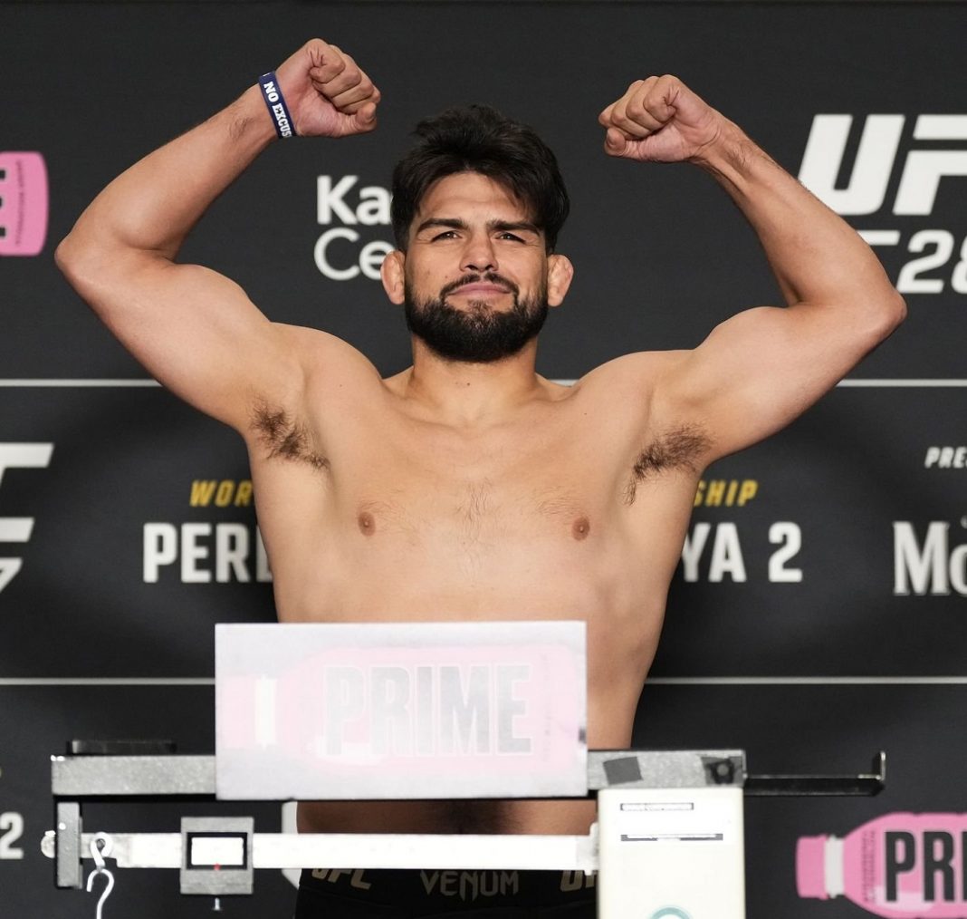 Kelvin Gastelum en el pesaje.