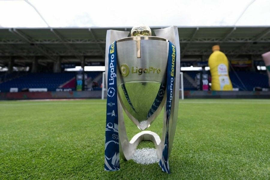 El trofeo de campeón en Ecuador